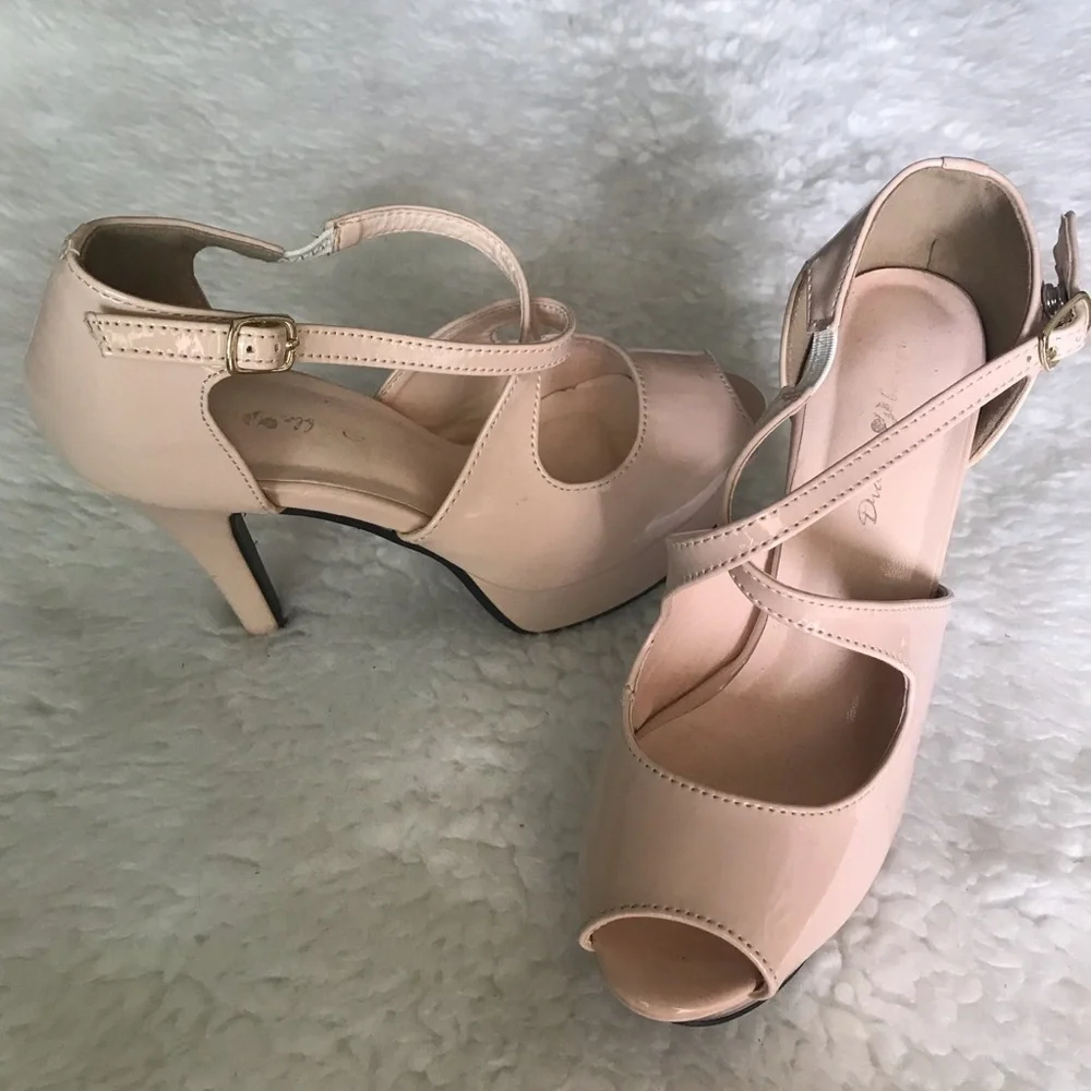 Women’s Platform high heels shoes size M US size 7